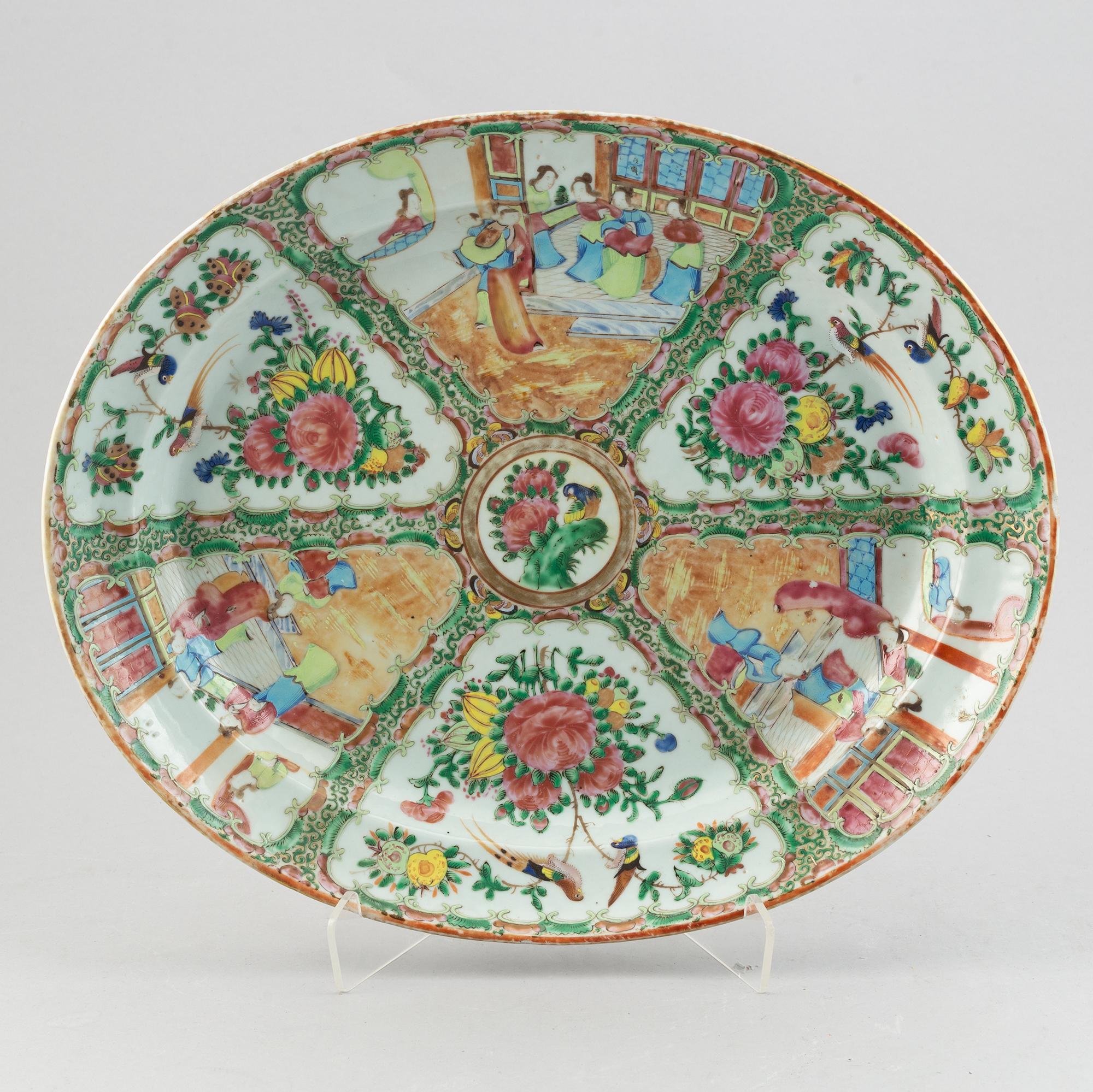 A famille rose Canton serving dish, Qing dynasty, late 19th century.
