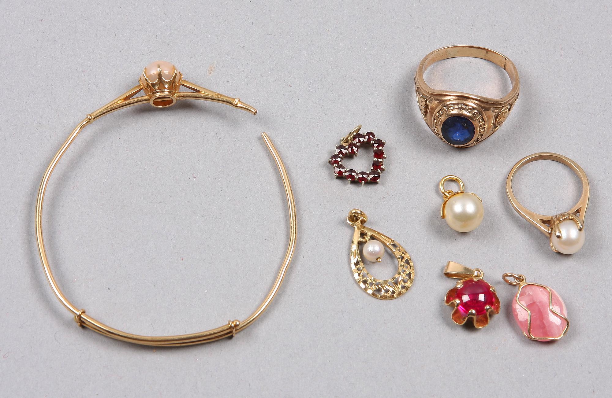 PARTI SMYCKEN, 8 st, guld, 10-18K, 1900-tal. Total vikt 25 gram.