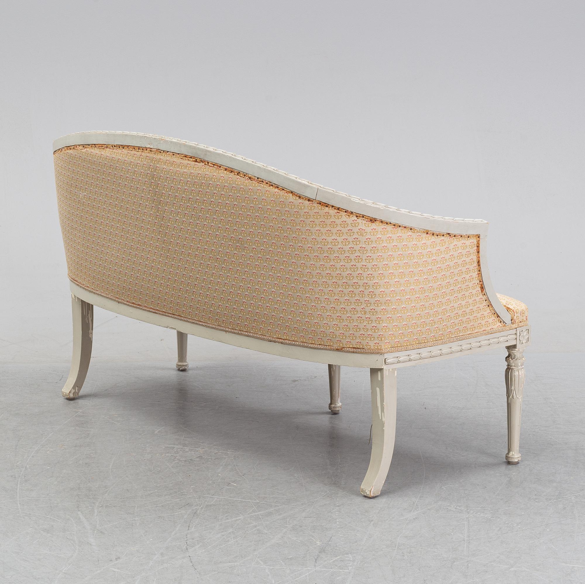 Salongsmöbel, två fåtöljer samt soffa, gustaviansk stil, 1900-talets början.