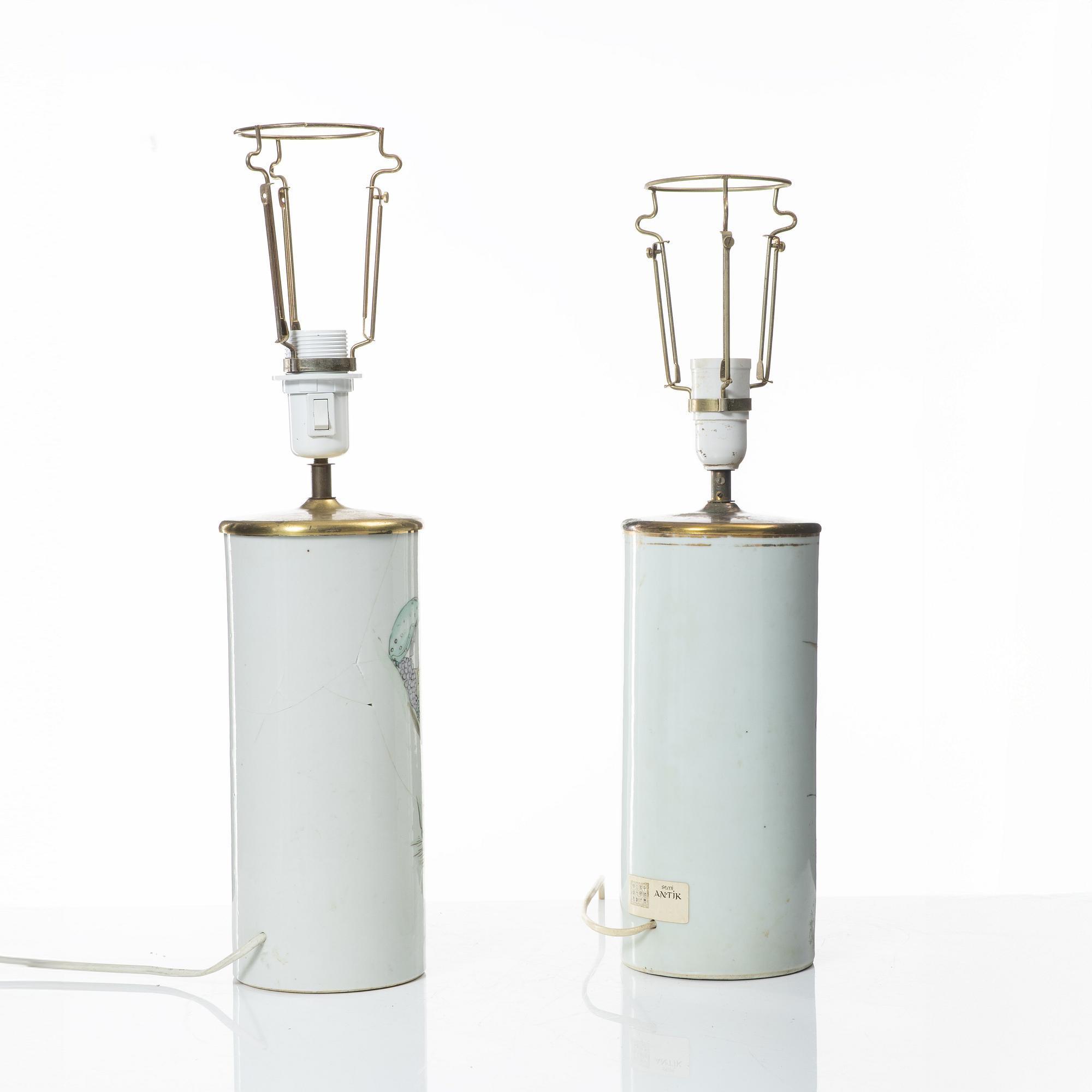 A pair of porcelain vases and a pair of table lamps, China, 20th Century.