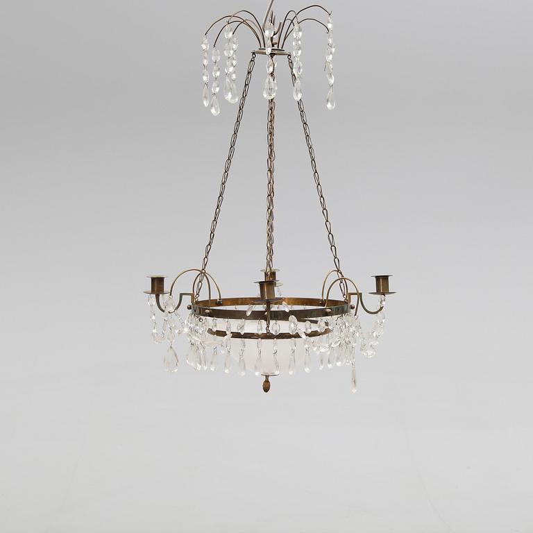 TAKAMPEL, sengustaviansk, 1800-talets första hälft. Höjd ca 65 cm.