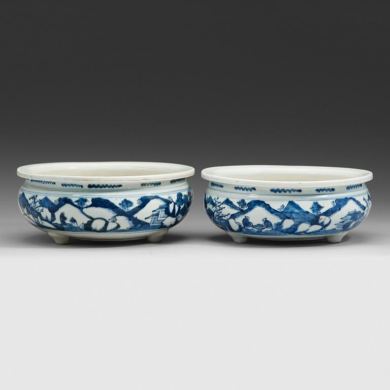 Two blue and white censers, Qing dynasty, 18th century.