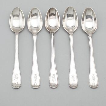 DESSERTSKEDAR, 5 st, silver, Johan Fagerberg (4), Karlskrona 1805 o Johan Henrik Schvart, Karlskrona 1824. Vikt ca 99 g.
