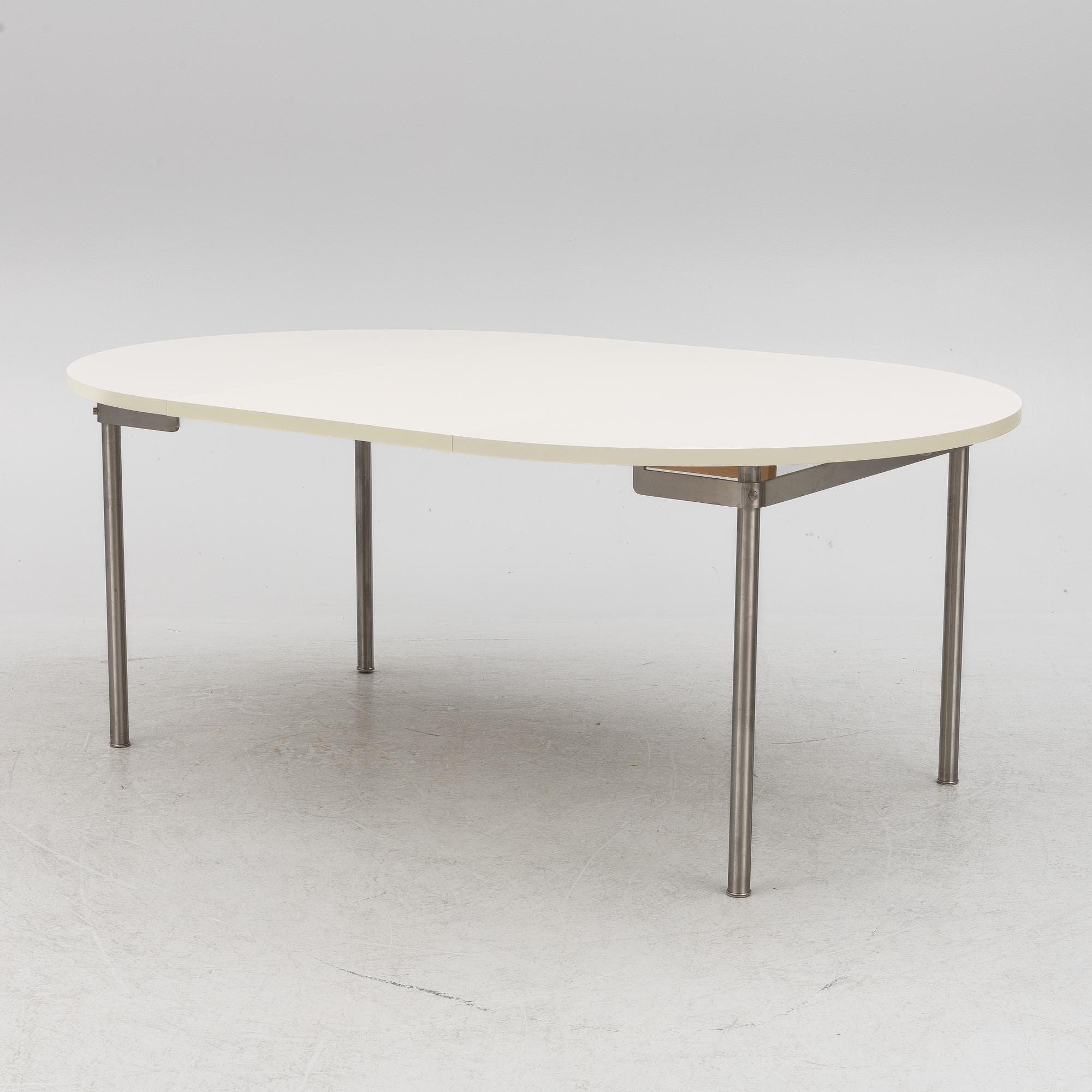 Hans J. Wegner, a dining table, 'CH 388', Carl Hansen & Son.