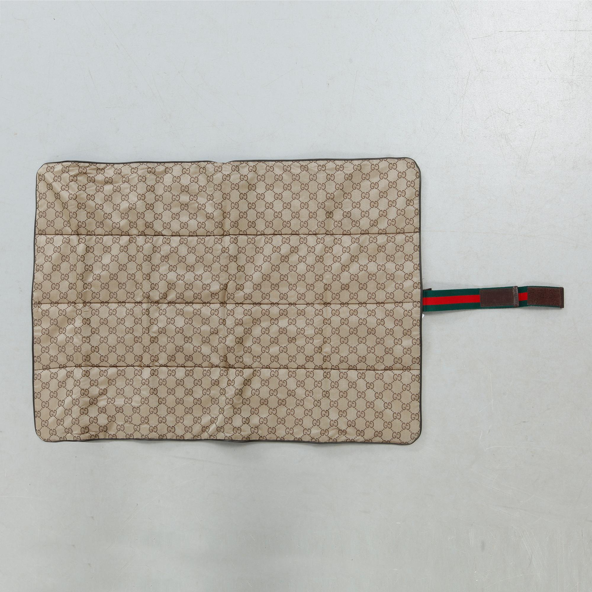 RESESÄNG för HUND, Gucci.