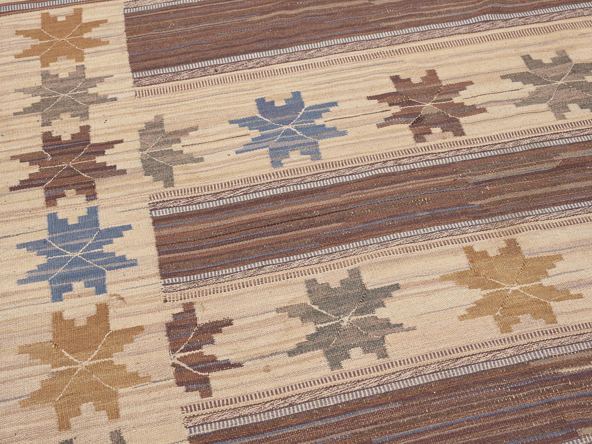 MATTA. "Höstmattan" - tidig variant. Rölakan. 303,5 x 200 cm. Signerad MMF.