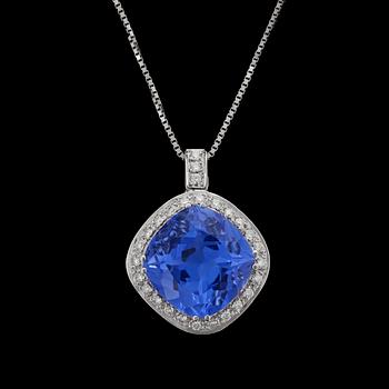 1028. A blue topaz and brilliant cut diamond pendant, tot. app. 0.85 cts.