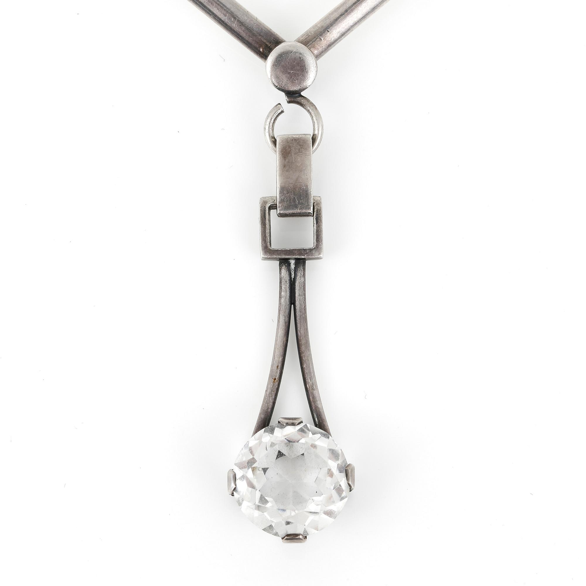 HALSBAND, silver med bergskristall, ca 9,92 ct, 'Pege' för Alton, Falun, 1967. Total vikt ca 38 g.