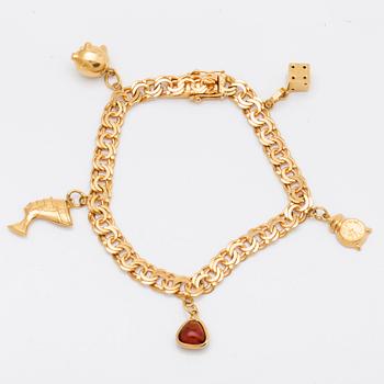 Bracelet, 18K gold with charms, approx 19 x 0,6 cm, 19,6 g, Borgings Guldsmide Göteborg 1962.