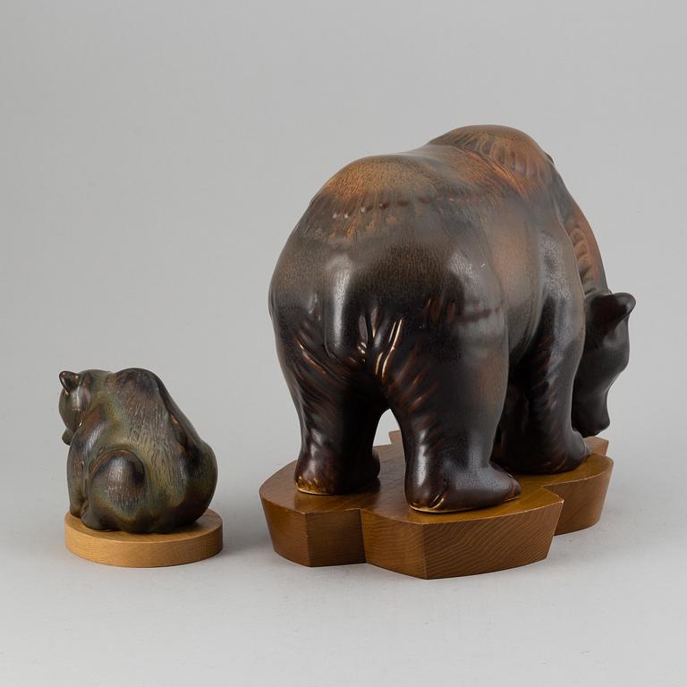 GUNNAR NYLUND, two stoneware sculptures of a bear and a baby bear, Rörstrand, Sweden.