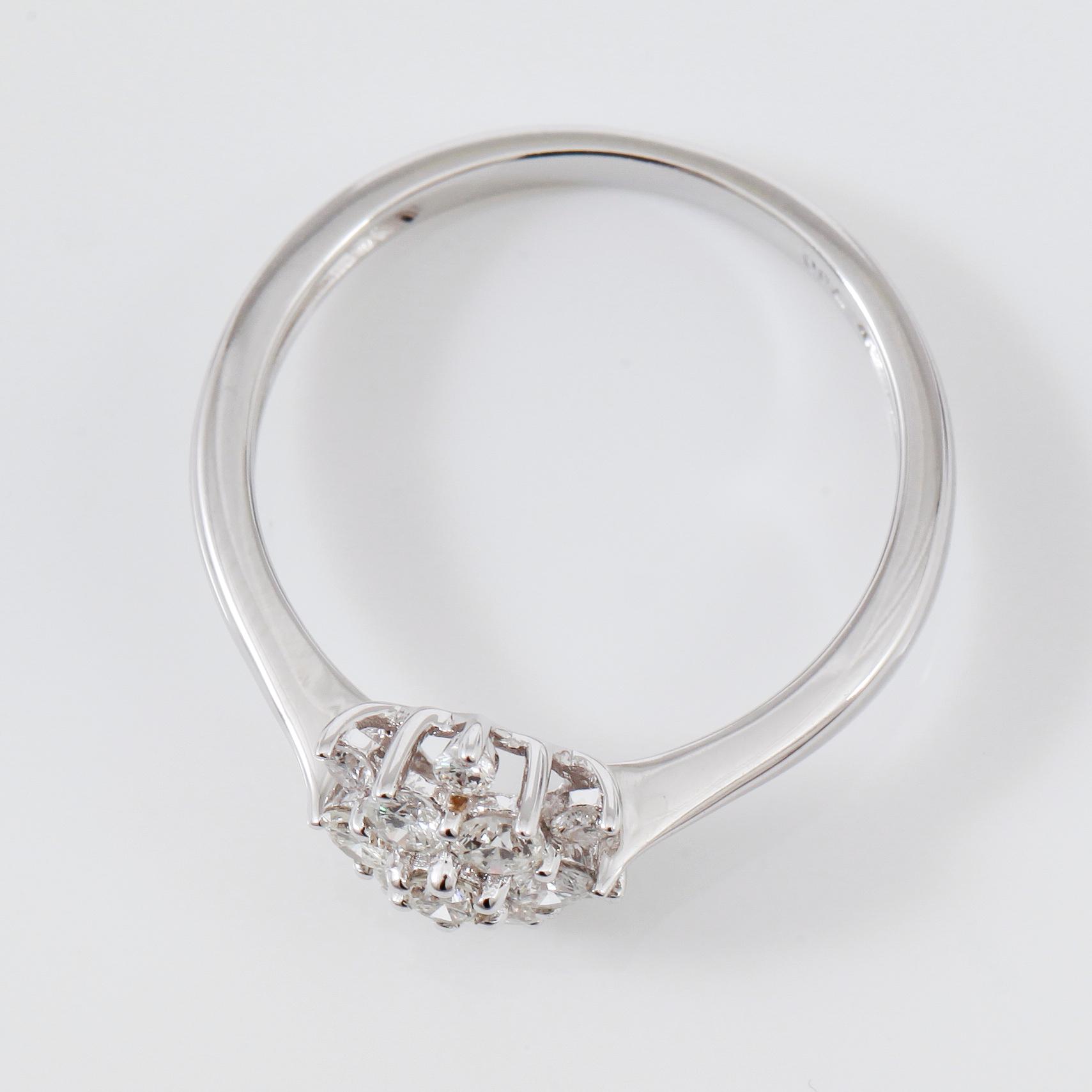 RING, briljantslipade diamanter total ca 0.40 ct.
