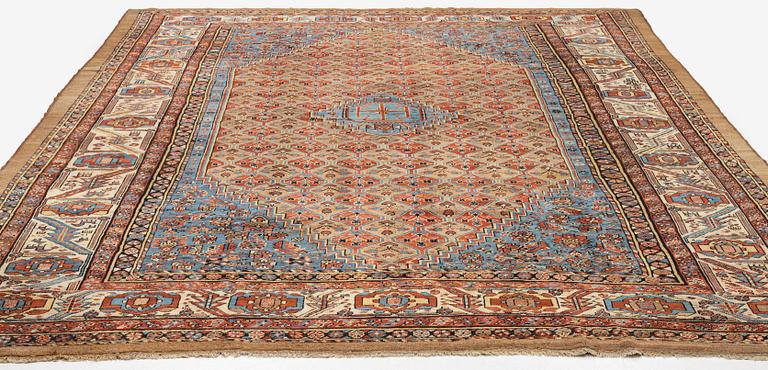 A Bakshaish carpet, Northwest Persia, c. 456 x 343 cm.