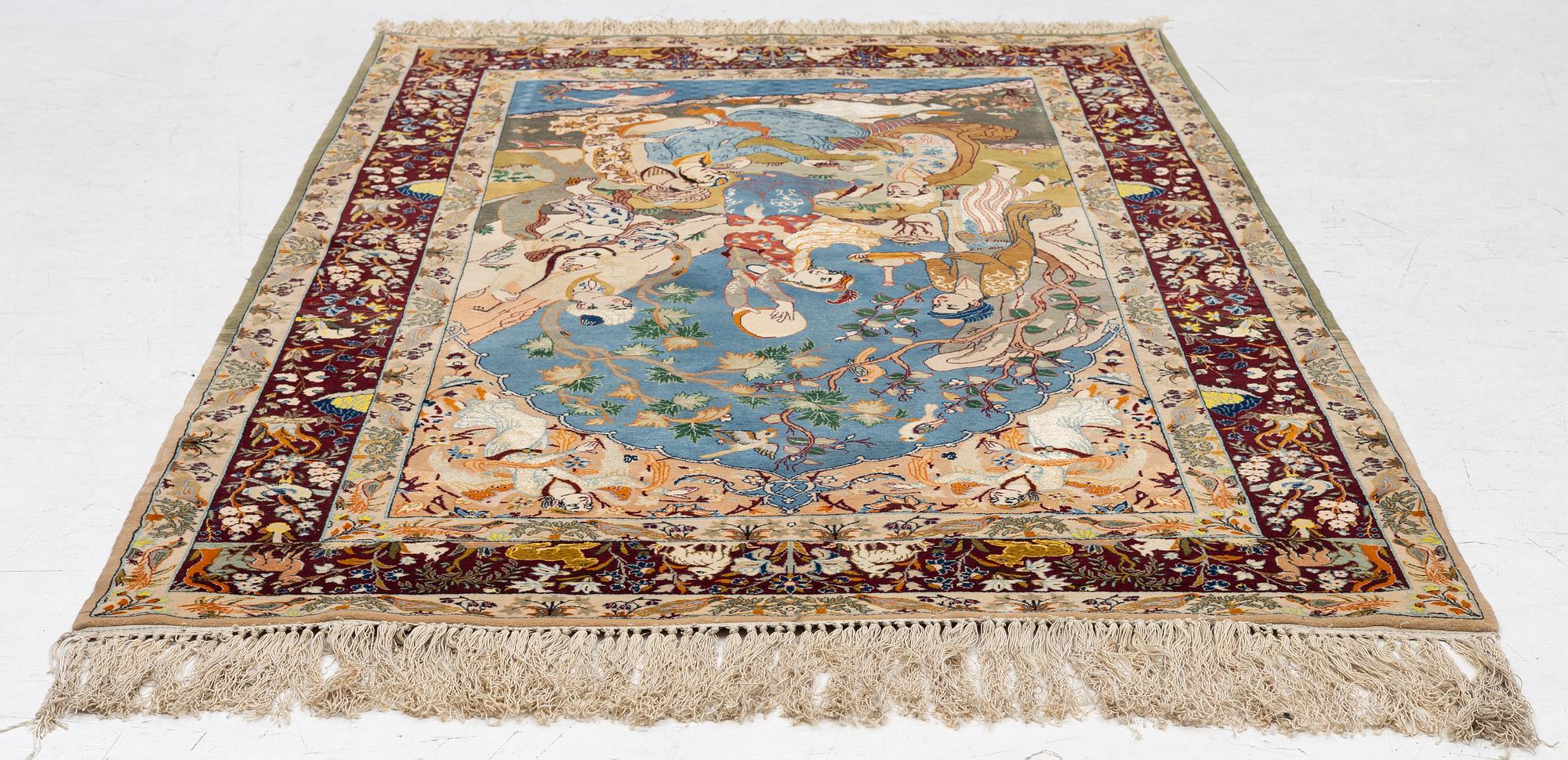 A semi-antique Isfahan rug, central persia,  177 x 108 cm.