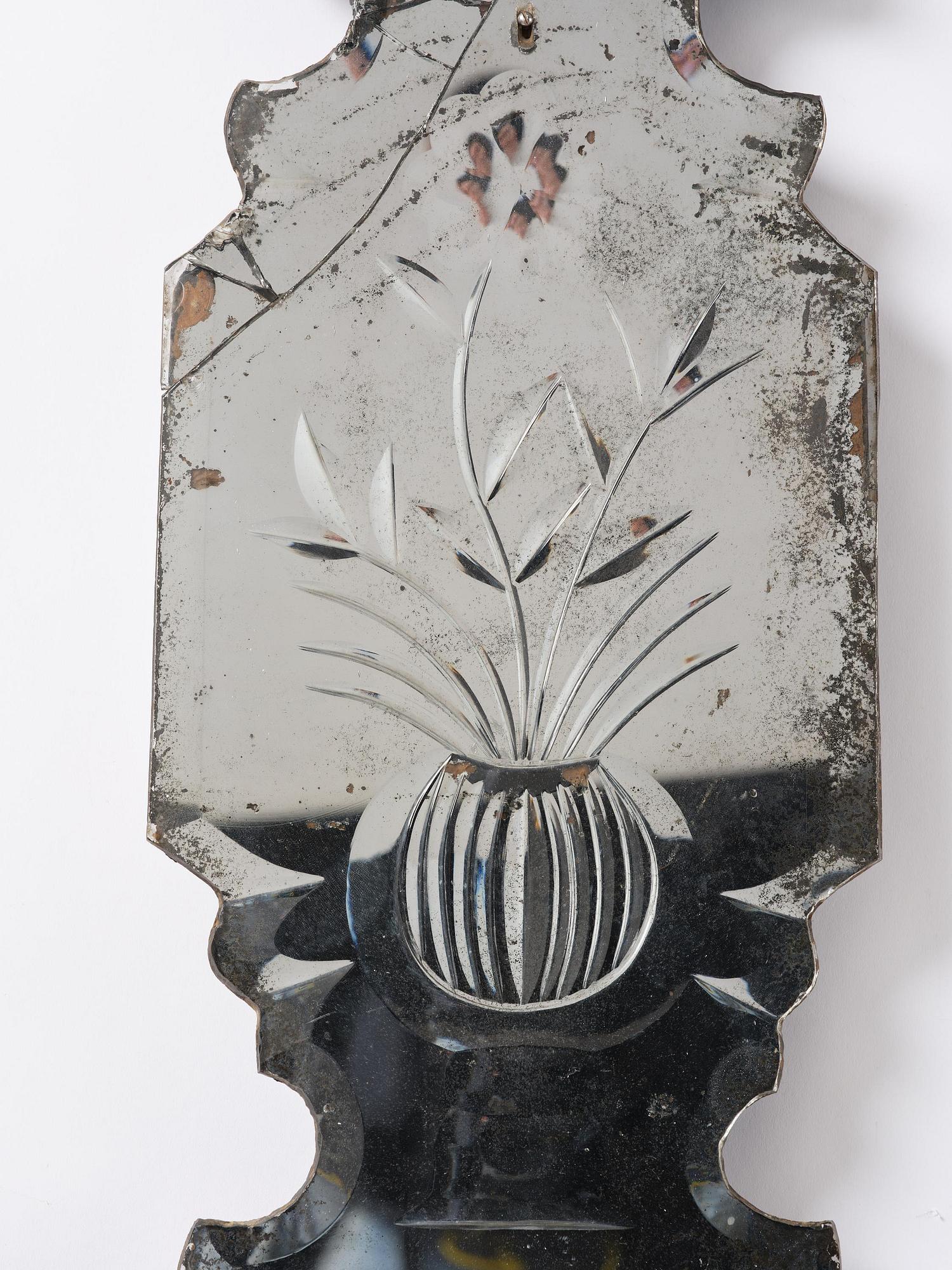 Spegellampetter, ett par, för ett ljus, omkring år 1900, Senbarockstil med delvis äldre delar.