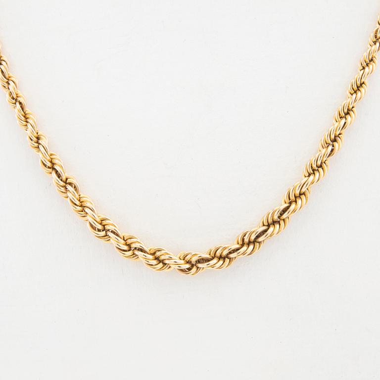 Necklace with a graduated Cordell link in 14K gold.