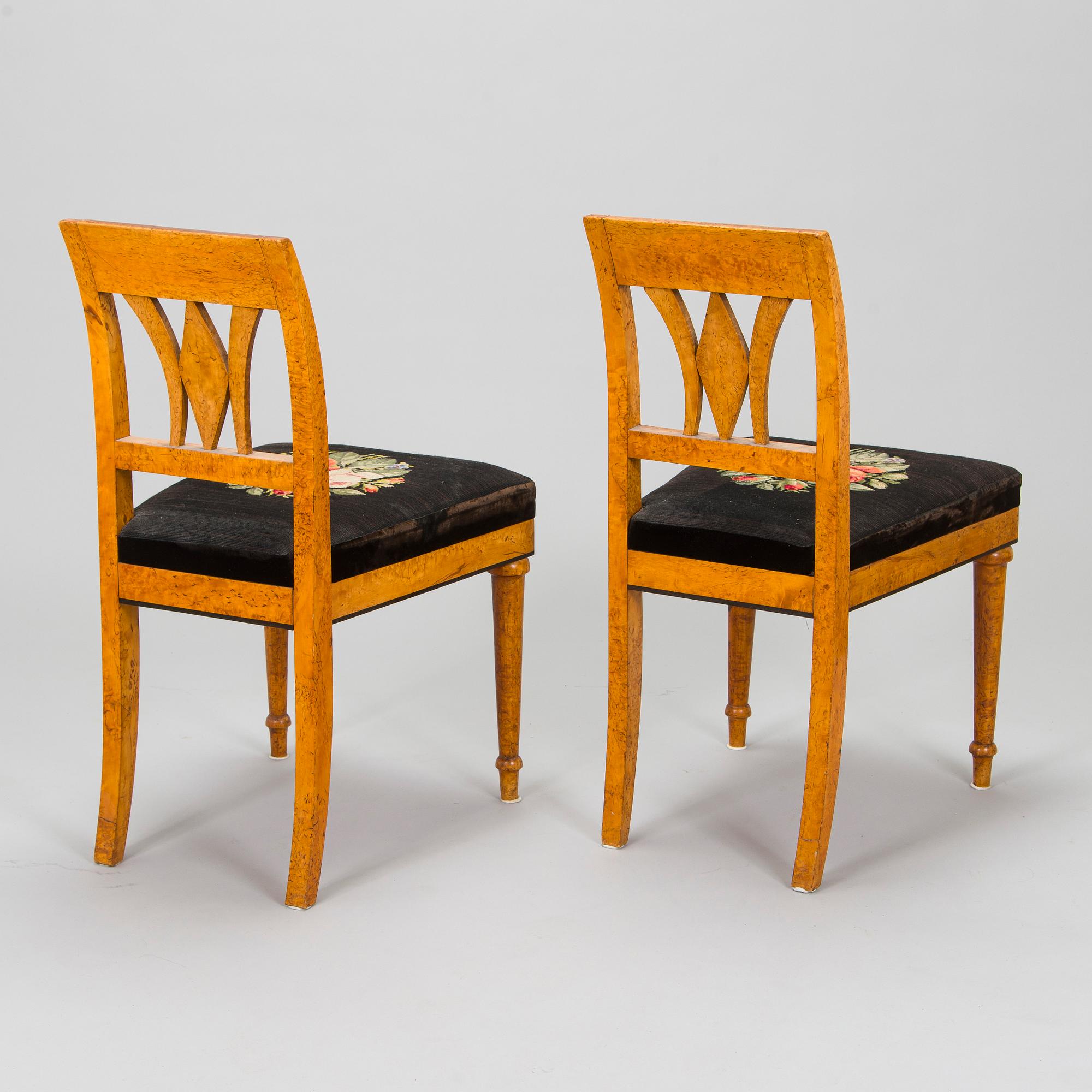 A pair of early-20th century chairs.