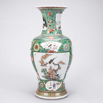 VAS, porslin, Kina tidigt 1900-tal.