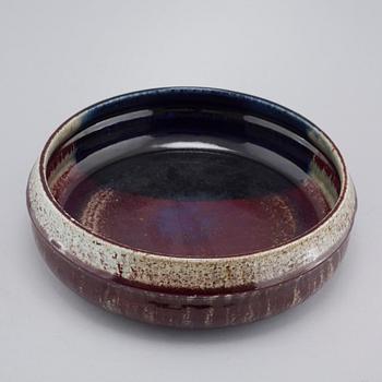 A stoneware bowl by Sylvia Leuchovius for Rörstrands Ateljé, signed SL and dated -71.