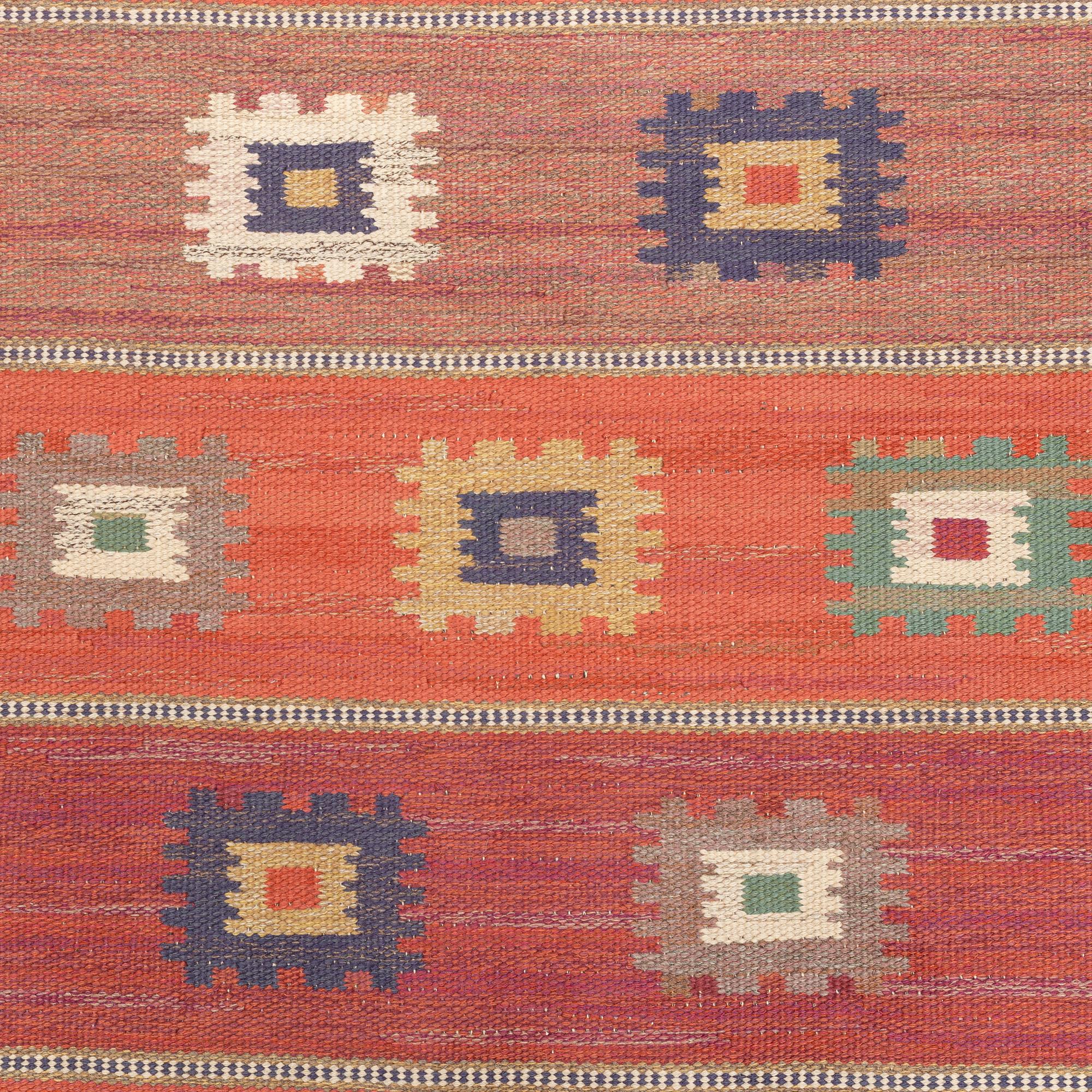 Märta Måås-Fjetterström, matta, "Röd grön äng", rölakan, ca 299 x 206 cm, signerad AB MMF.