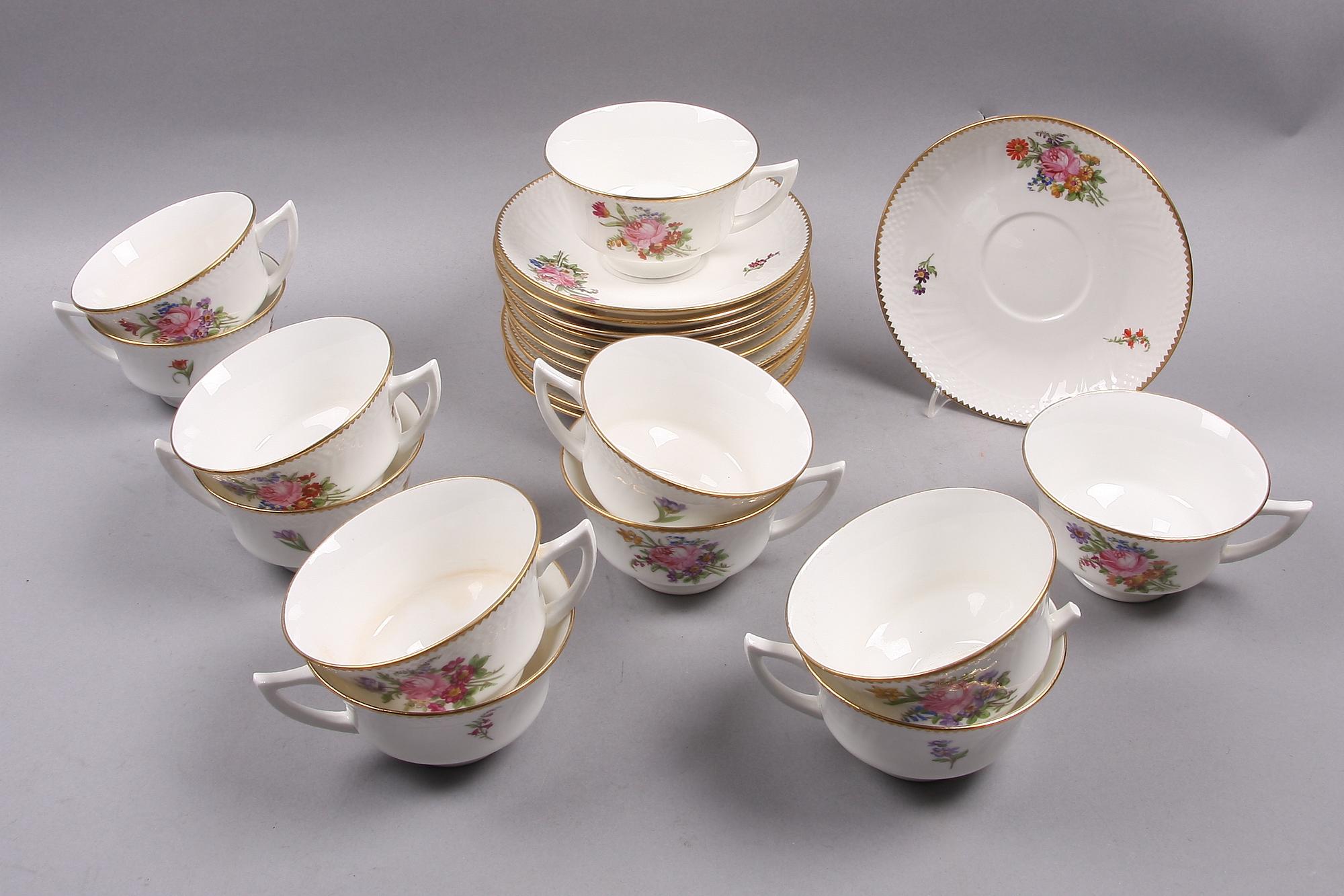 TEKOPPAR, 11 st, porslin, rokokostil, Gustavsberg. 1900-talets första hälft.