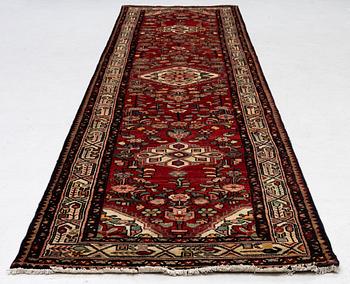 Gallerimatta, Hamadan, ca 415 x 103 cm.