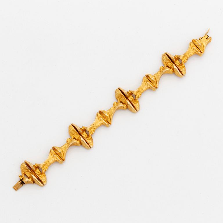 An 18K gold Lapponia bracelet.