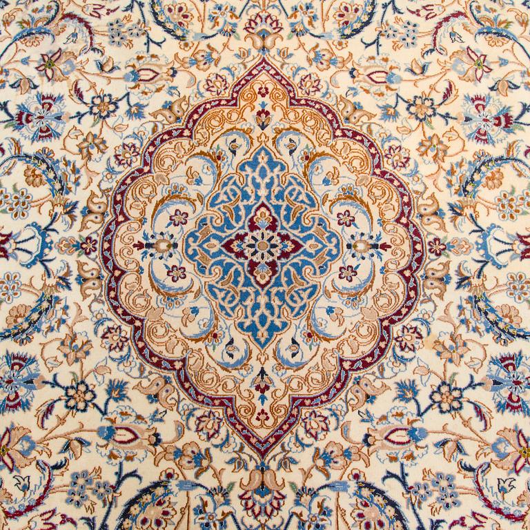 A Keshan carpet, approx. 371  x 253 cm.