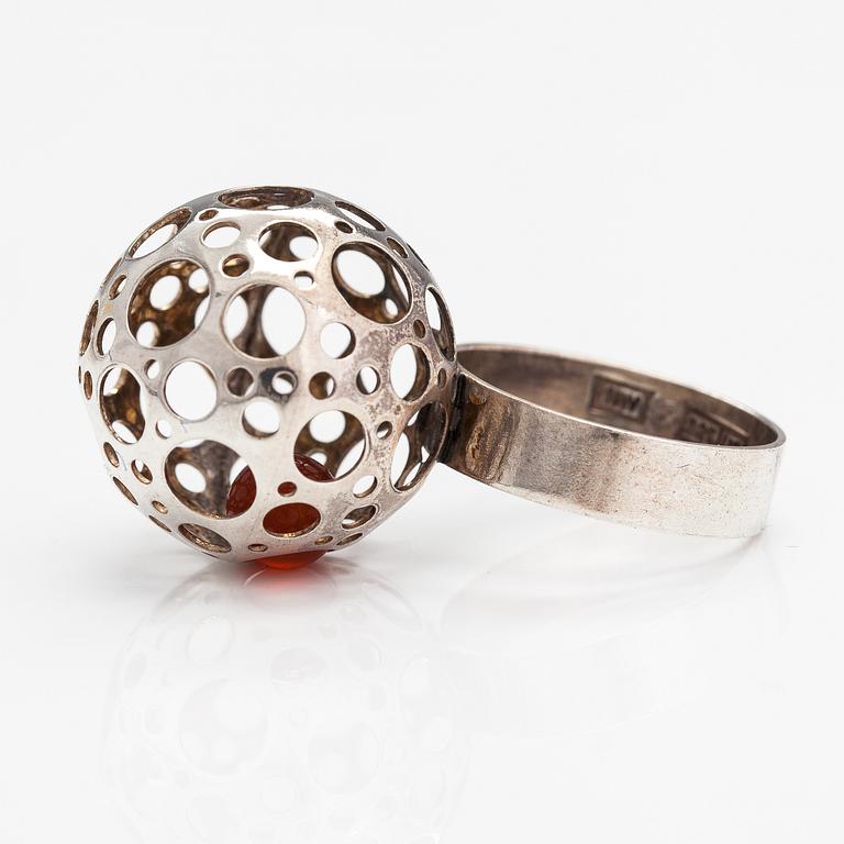 Liisa Vitali, A sterling silver ring "Leppäkerttu" with a chalcedony. Westerback, Helsinki 1973.