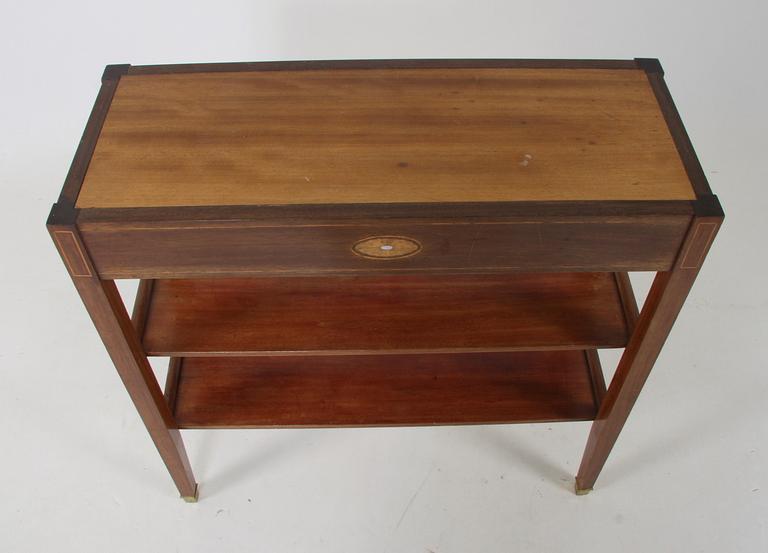 SIDEBOARD.