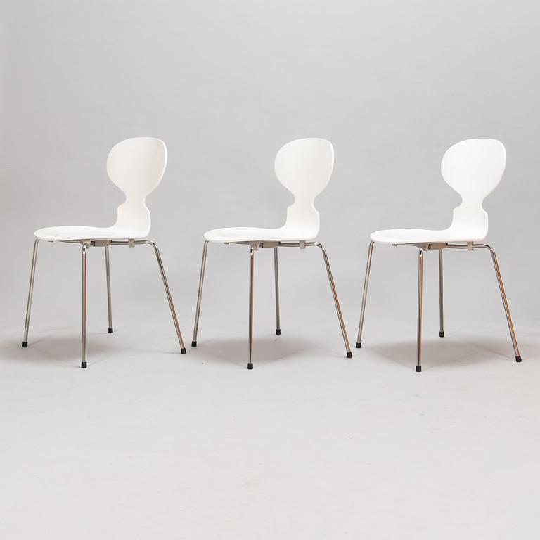 Arne Jacobsen, tuoleja, 3 kpl, "Myran",Fritz Hansen 2008.