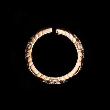 Bulgari, A RING, 18K gold, diamonds. Bvlgari. Weight c. 14 g.