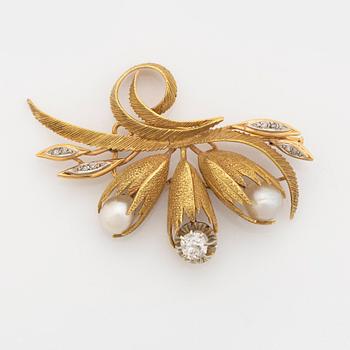 Pearl and diamond brooch.