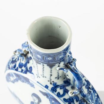 A pair of blue and white mon flasks, china, Qing dynasty, 19th/20th century.