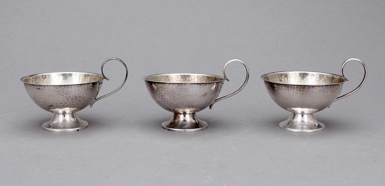 PARTI SILVER, bland annat Nils Leonard Dahlström, Örebro, 1898. Total vikt ca 328 g.