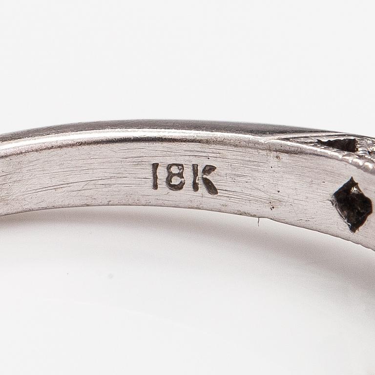 Sormus, 18K valkokultaa, timantteja n. 1.71 ct yht. Tacori. GIA -todistuksella.