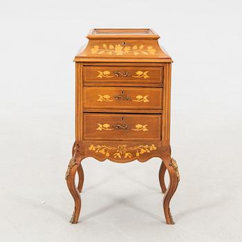 Display cabinet/bureau in Rococo style, first half of the 20th century.