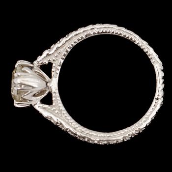 RING, 14 k vitguld med solitär briljant 1.30 ct.