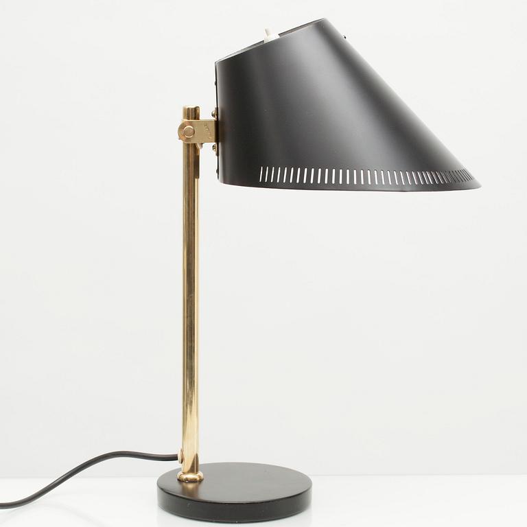 PÖYTÄVALAISIN, malli 9227, Paavo Tynell, leimattu Idman / Taito.