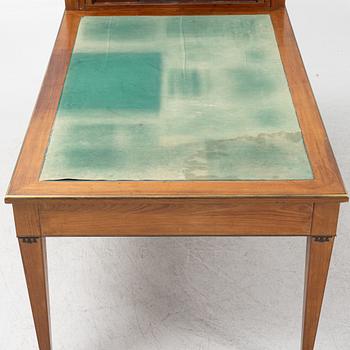 Skrivbord med uppsats, sengustaviansk stil, 1800-tal.