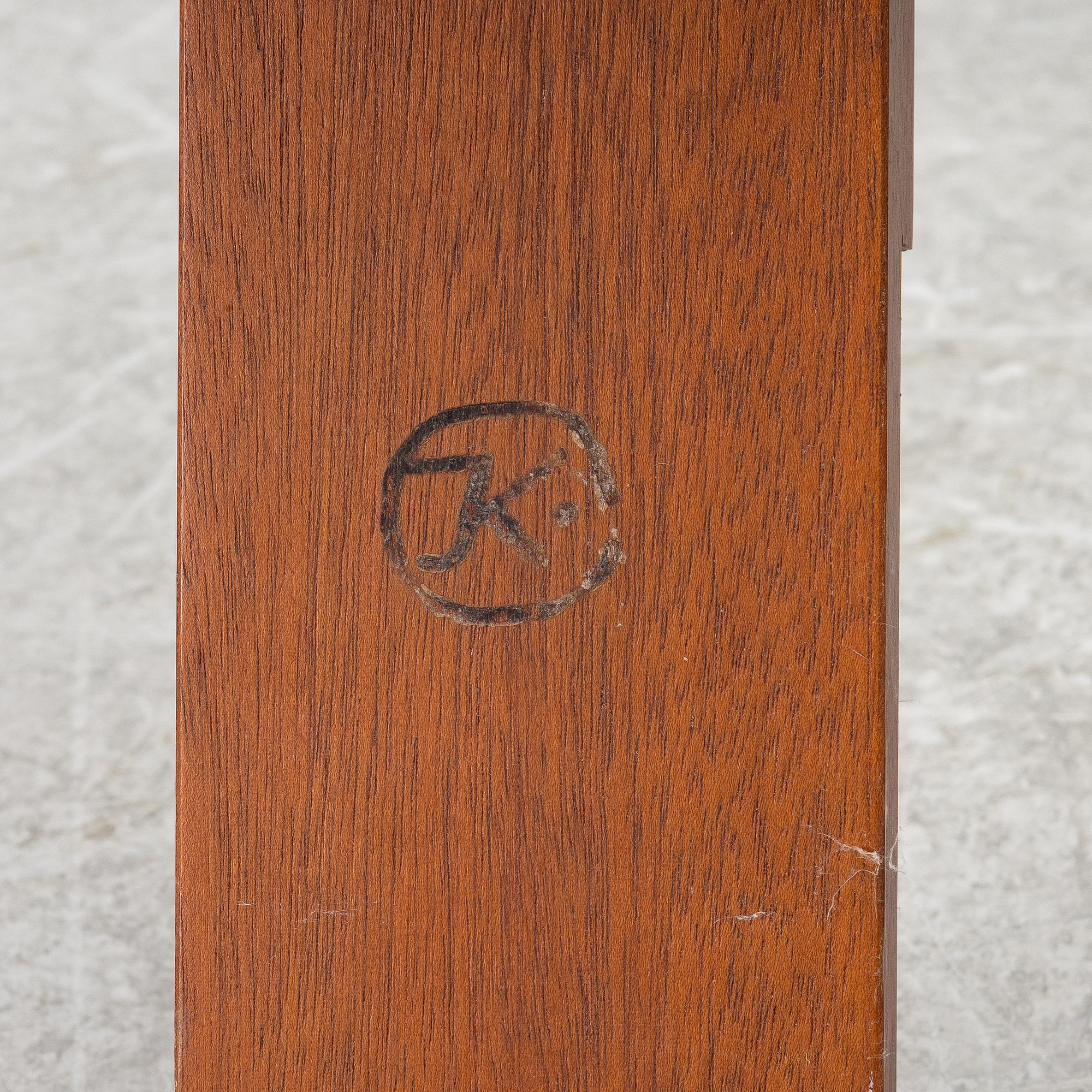 John Kandell, hylla, "Pilaster", Källemo AB.