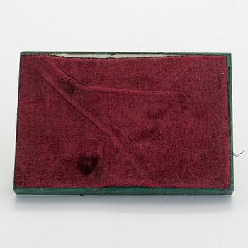 Papperspress, förgylld mässing och malakitfanér, Ryssland, 1800-talets andra hälft.