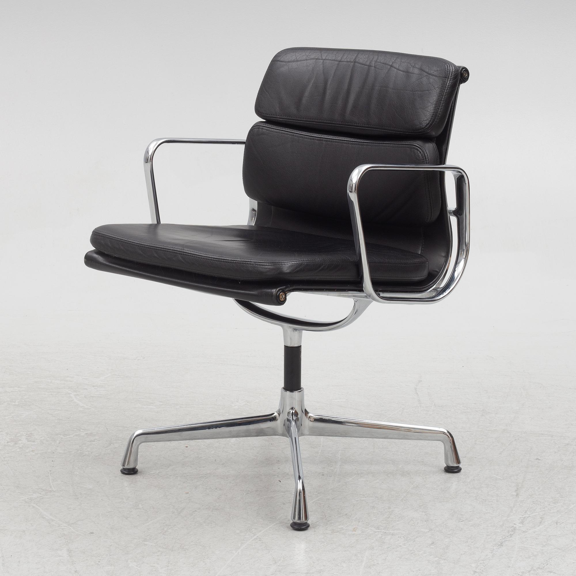 Charles & Ray Eames, kontorsstol, "Soft Pad Chair EA217", Vitra.
