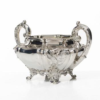 An English silver bowl, mark of Edward, Edward junior, John & William Barnard, London, 1834.