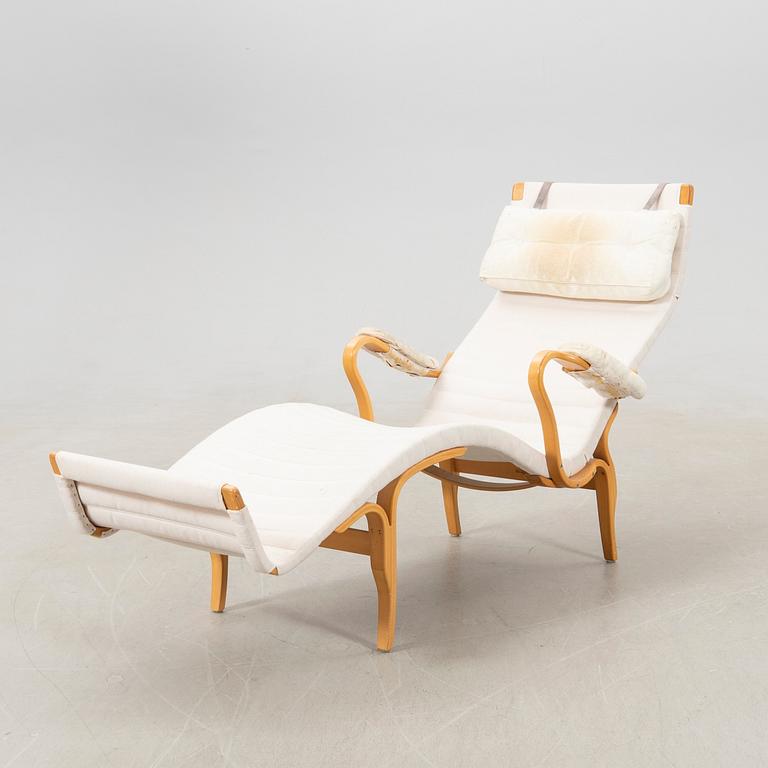 Bruno Mathsson, lounge chair "Pernilla", late 20th century.