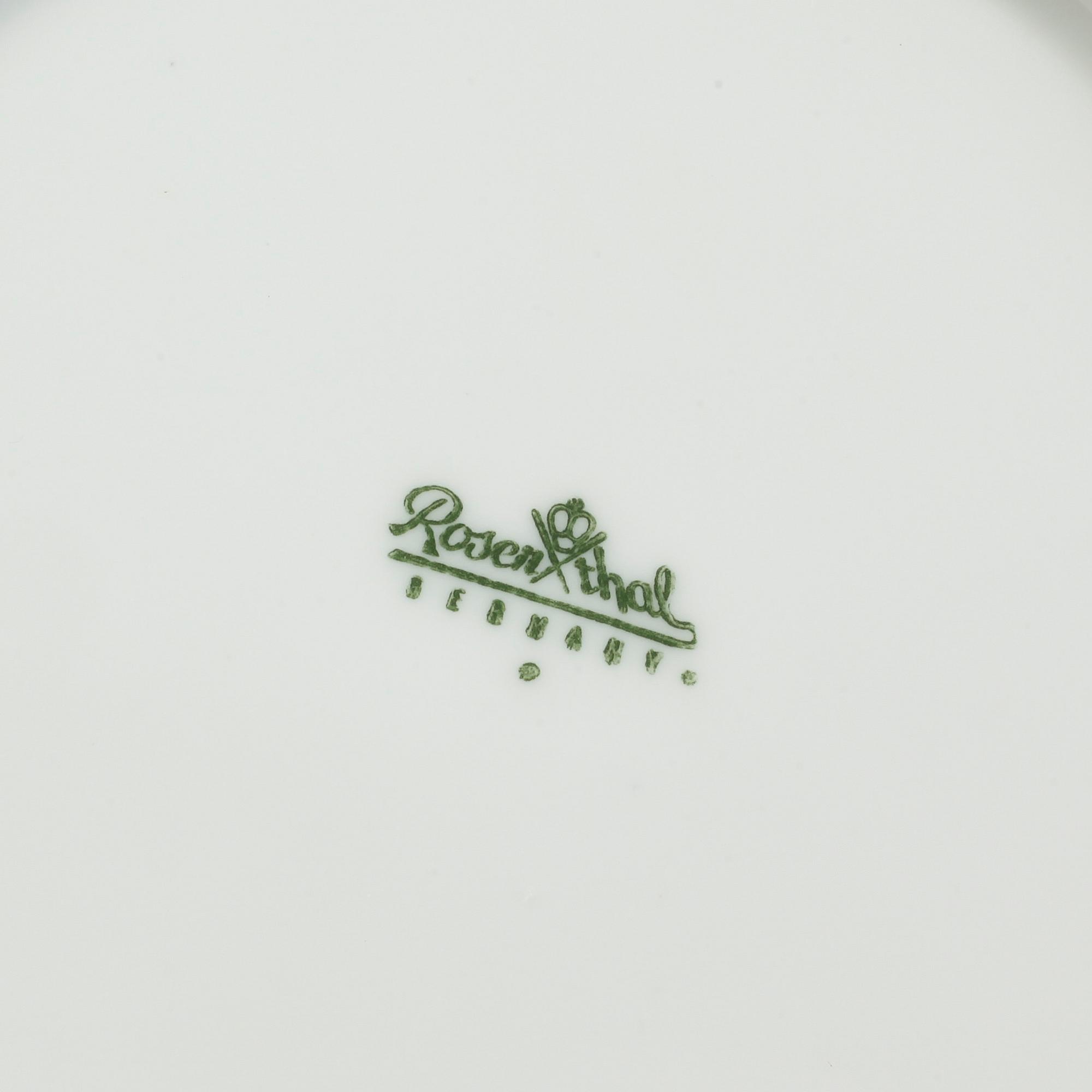 28 pieces of porcelain tableware by Tapio Wirkkala, model "Composition/Jääkukka" for Rosenthal, 20th century.