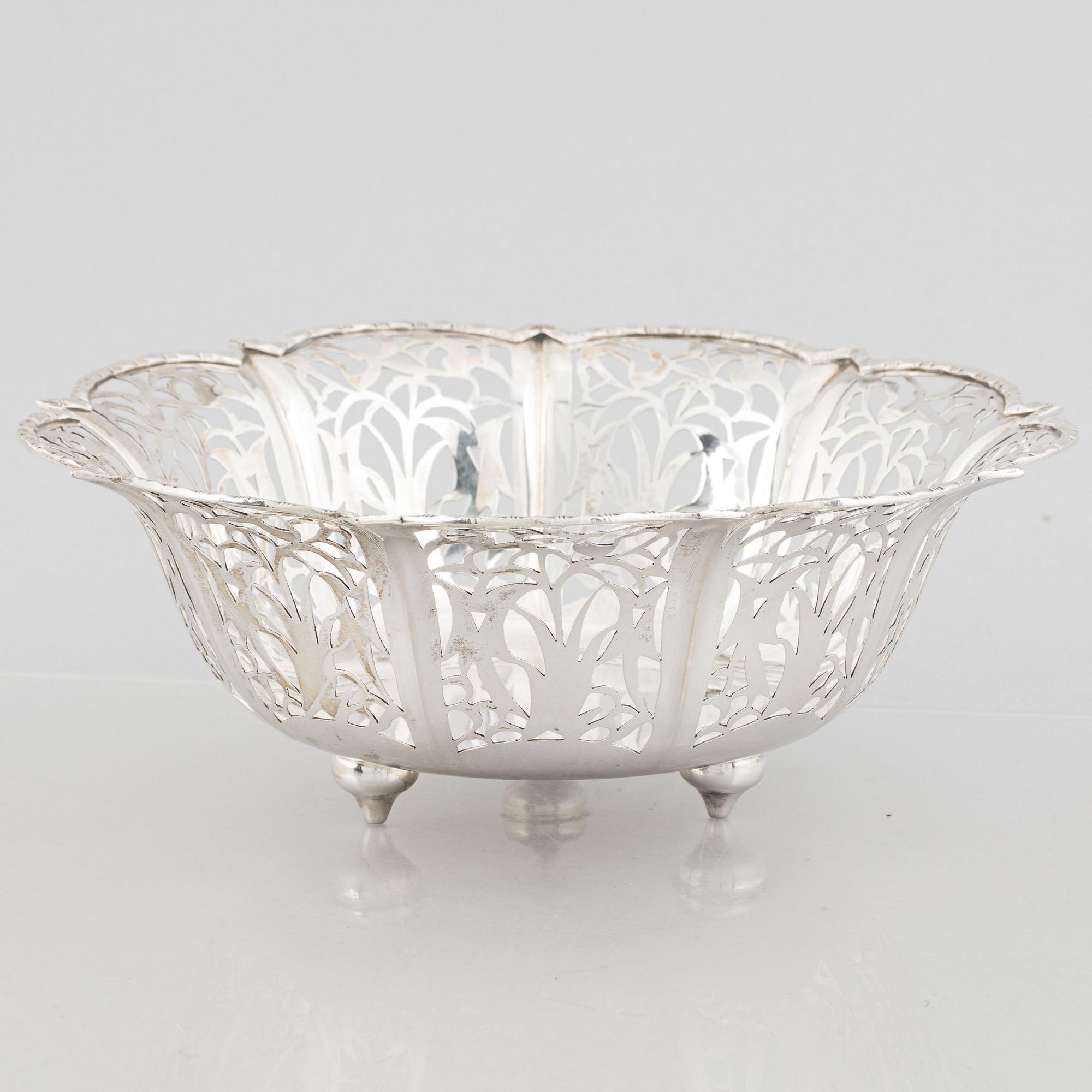 Skål, silver, svensk importstämpel, omkring 1900-talets mitt.