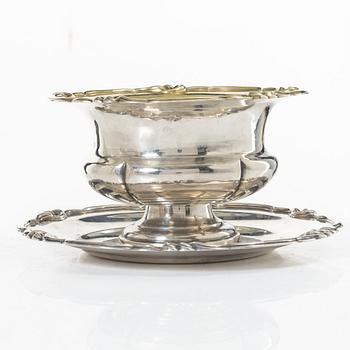 Gustaf Möllenborg, Såsskål på fat, silver, Stockholm 1849.
