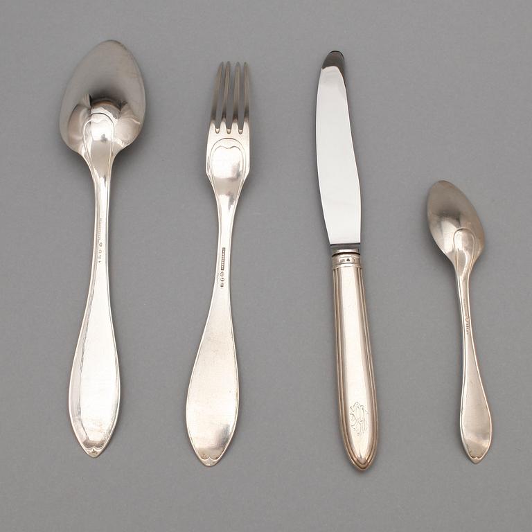 BESTICKSERVISDELAR, 39 delar, silver, C G Hallberg, 1800/1900-tal. Vikt ca 2000 gram.