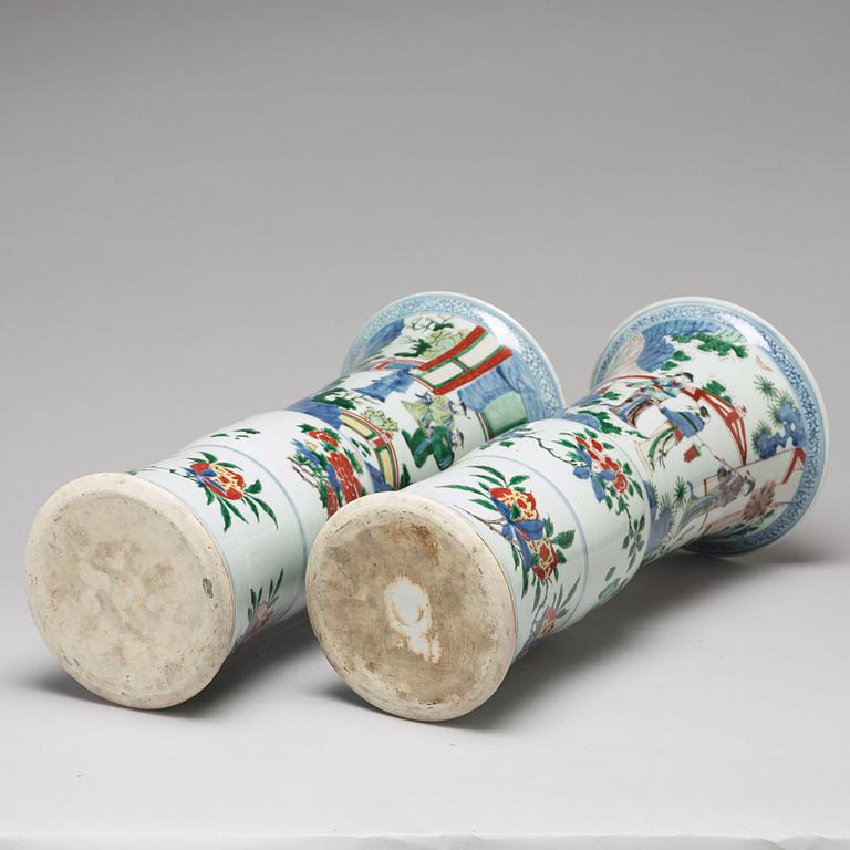 A matched pair of Gu-shaped wucai vases, Transition, 17th Century.