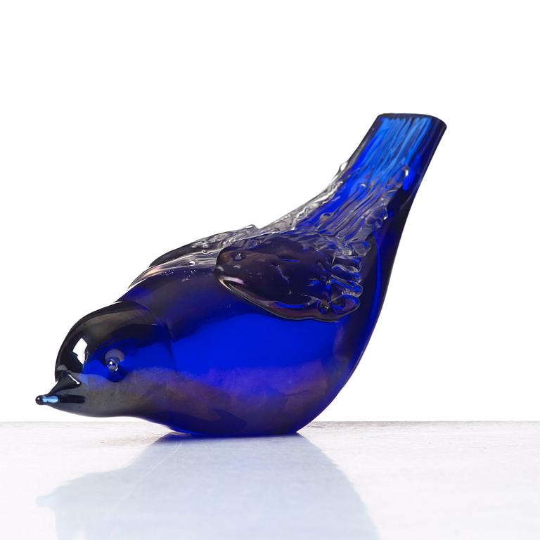 Tyra Lundgren, a "corroso" blown glass 'Tordo' sculpture of a thrush, Venini, Murano, Italy, model 2676, designed in 1938.